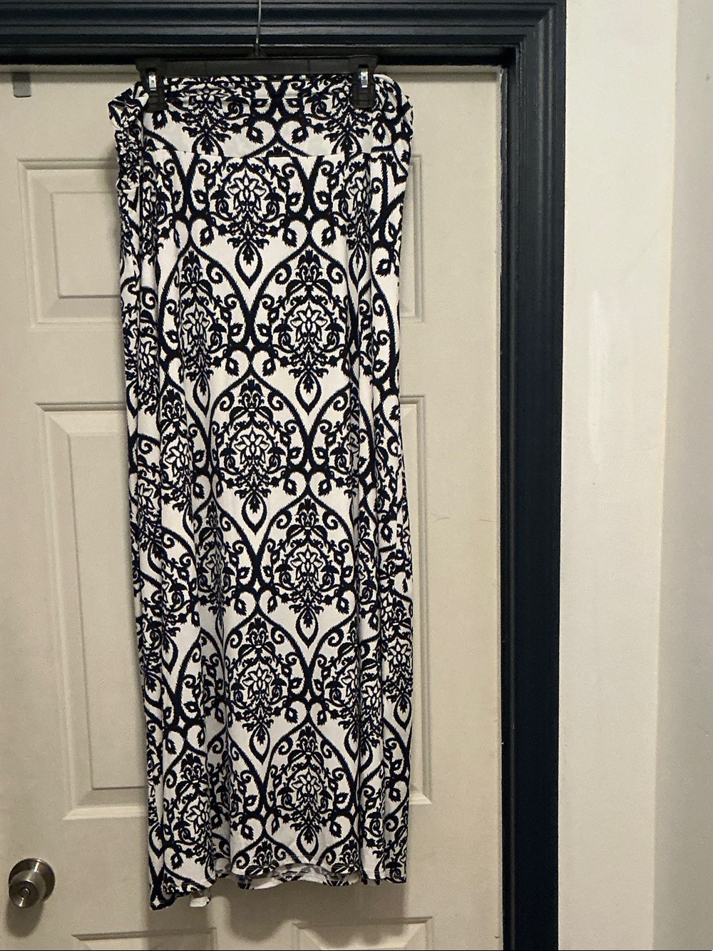 Kaileigh Black and White Damask Maxi Skirt